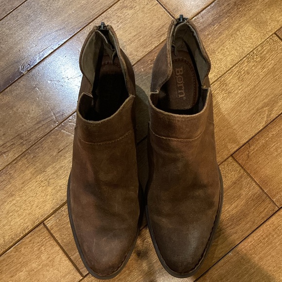 Born Shari II Bootie in Brown. Size: 8.5M - Picture 4 of 5
